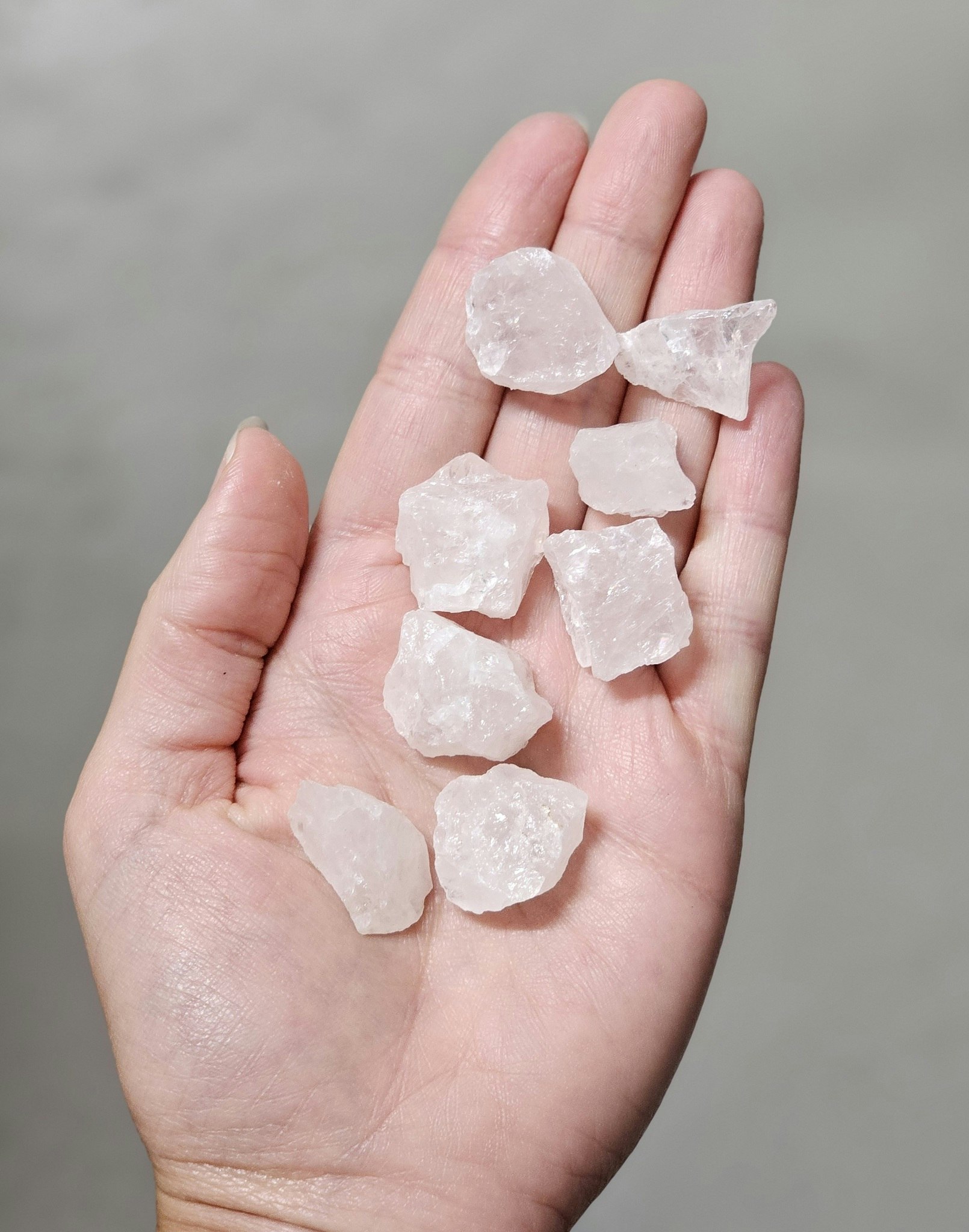 Rosenkvarts, liten/mini rå - ljusa exemplar fynd 80% 100-PACK