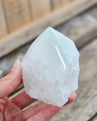 Stående spets, Bergkristall (mjölkig) #4