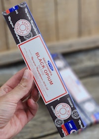 Satya - Nag Champa Black Opium, rökelsepinnar