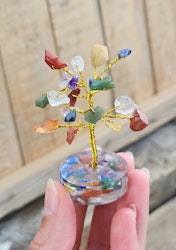Kristallträd med chakra-stenar, liten
