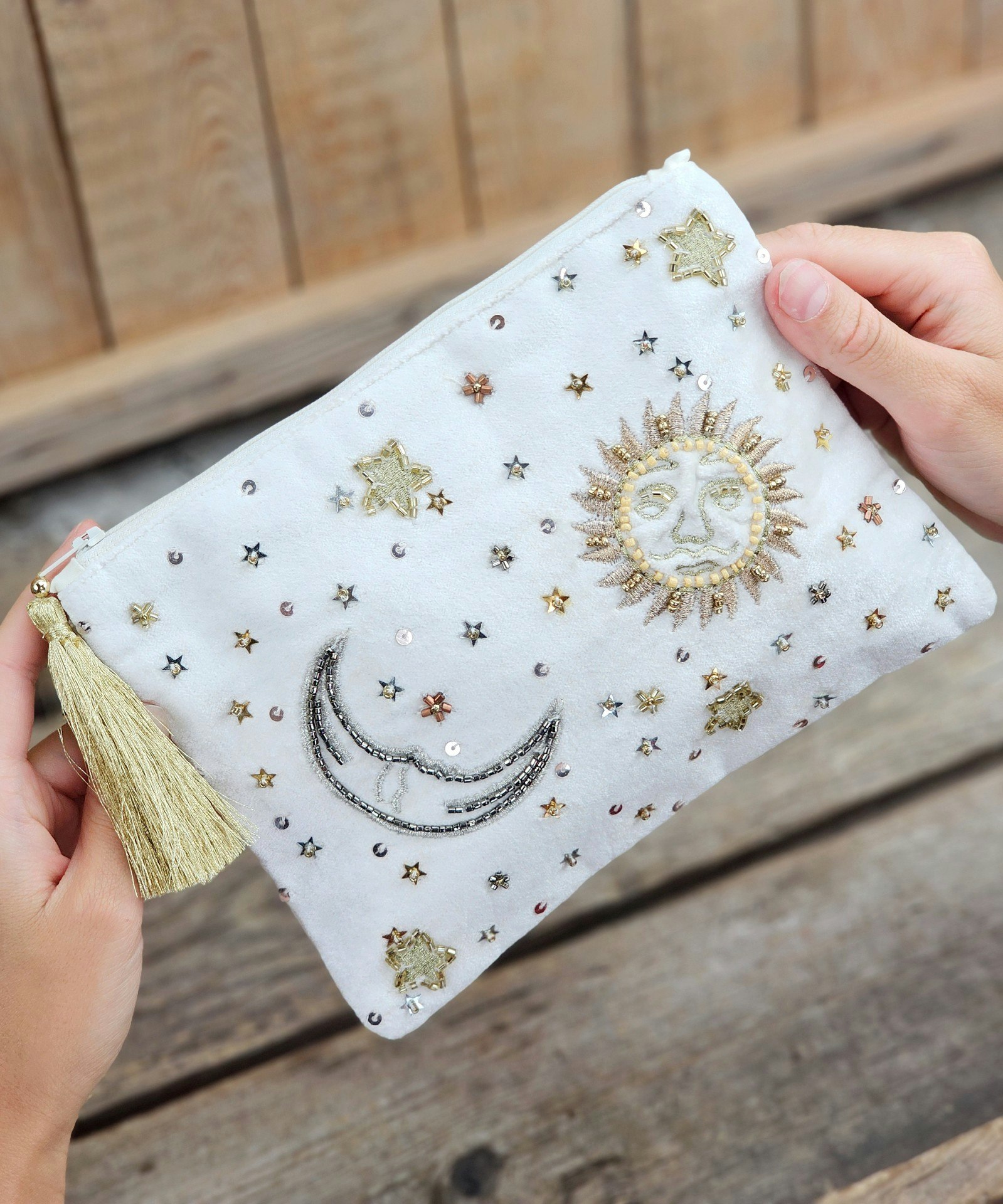Broderad necessär, Solen & Månen