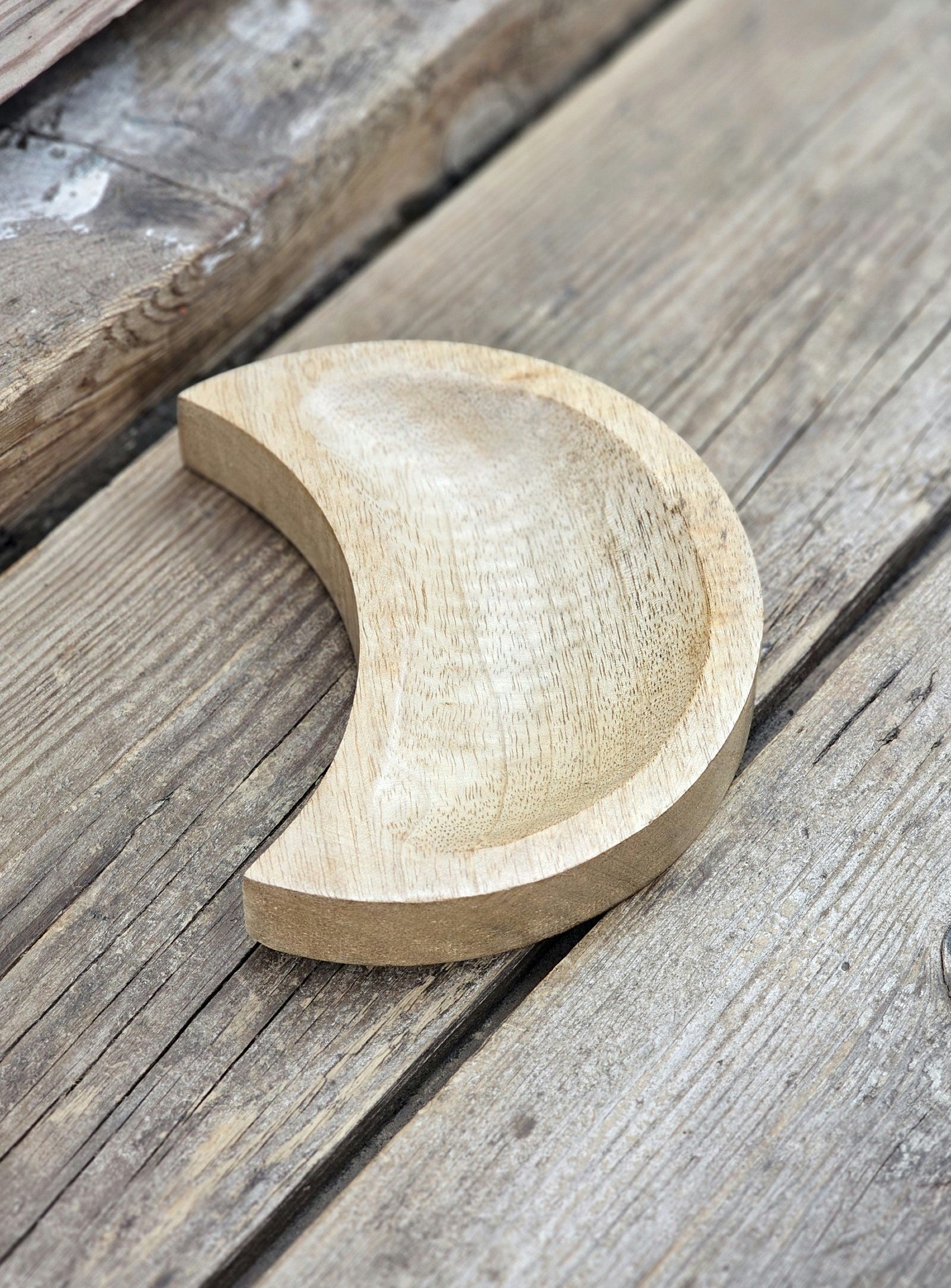 Liten skål i mangoträ, Måne