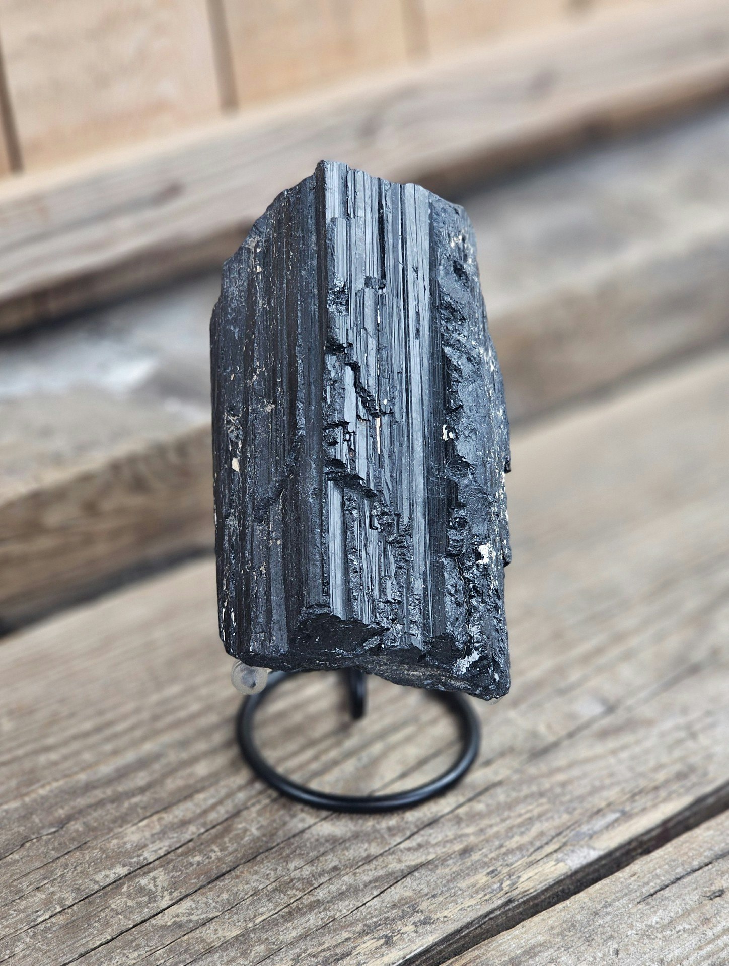 Metallställning för kristaller/fossiler, svart