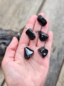 Svart Obsidian trumlad, silverpläterat hänge