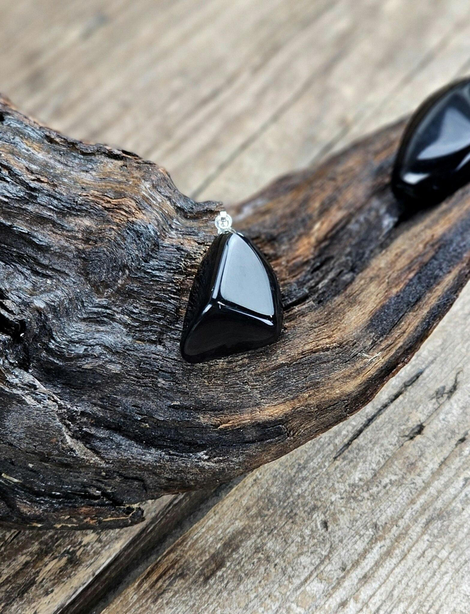 Svart Obsidian trumlad, silverpläterat hänge -30% fynd nagg