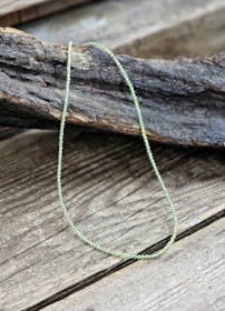 Peridot (Olivin), halsband 2mm facetterade pärlor 925s.