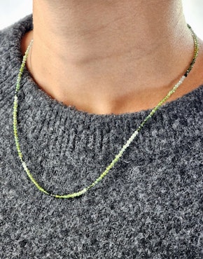 Grön Turmalin mix, halsband 2mm facetterade pärlor 925s.