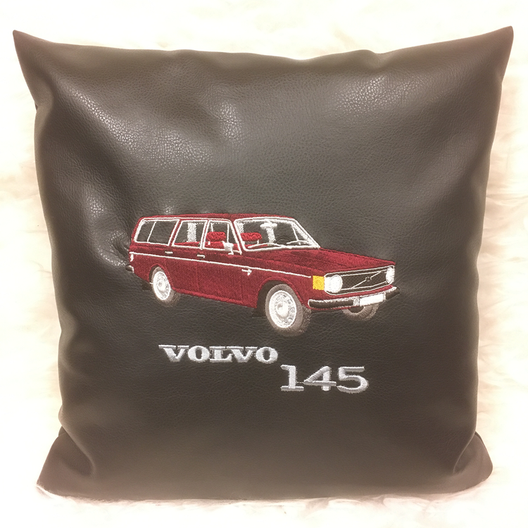 Volvo 145, 1973 på kuddfodral svart skinn-imitation - Retrotryck