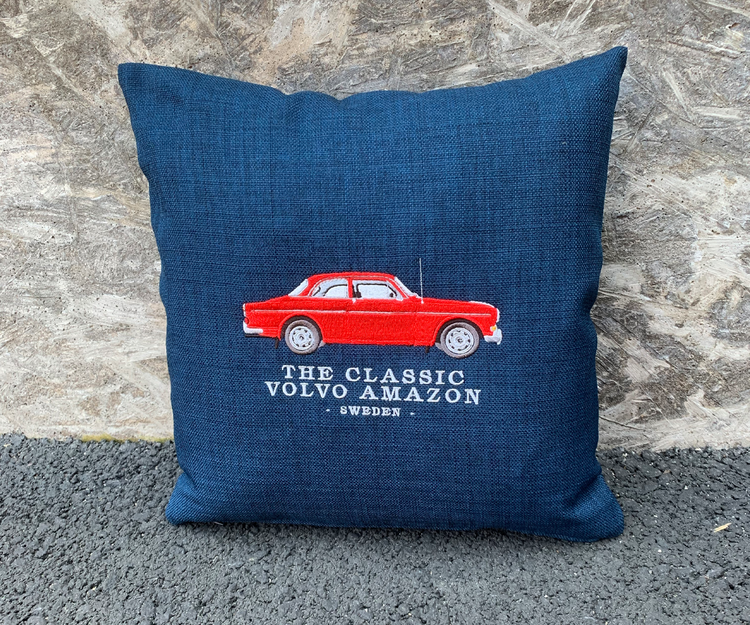 "The Classic Volvo Amazon – Sweden –" kuddfodral mörkblå