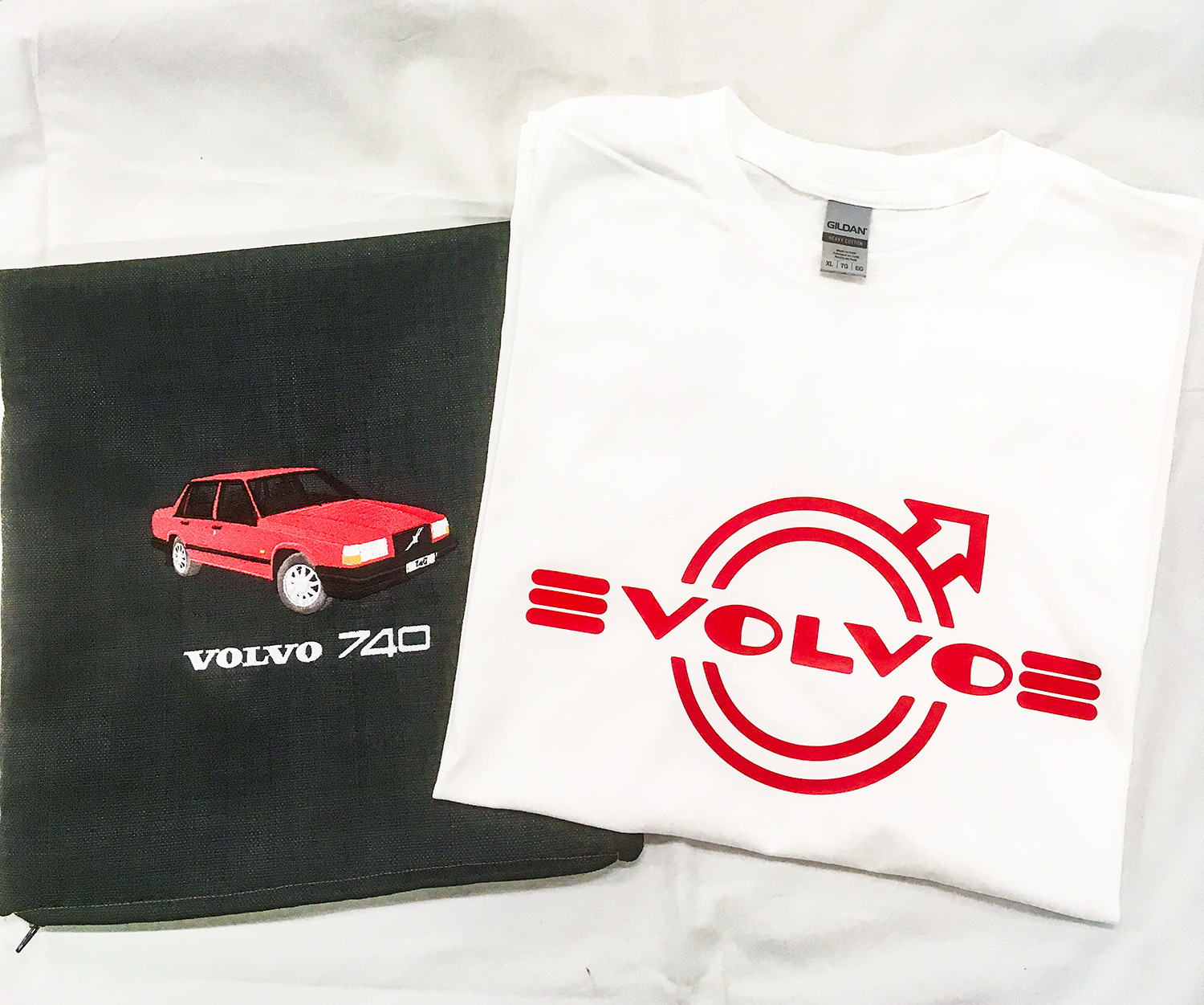 Kuddfodral mörkgrå Volvo 740 + Vit T-shirt, herr large