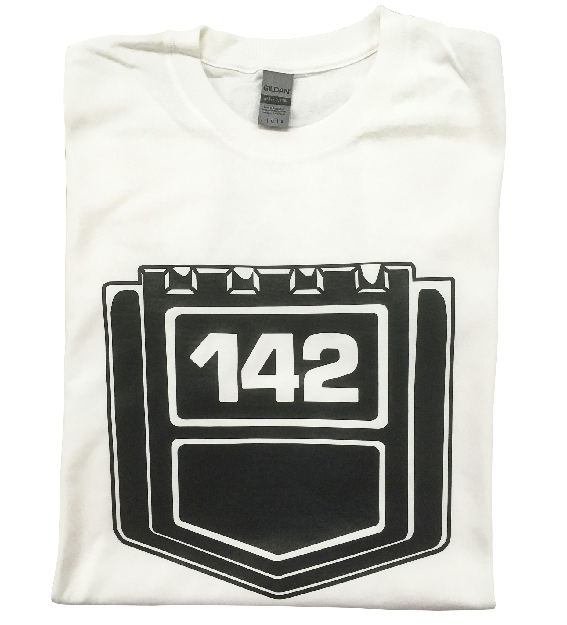 Vit T-shirt, herr. Volvo 142-emblem (strl large)