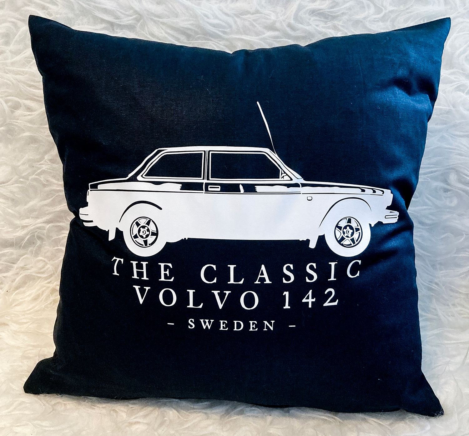 Svart kuddfodral, The Classic Volvo 142