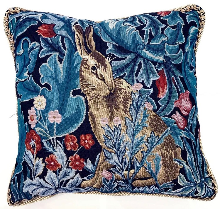 Kudde Hare        William Morris