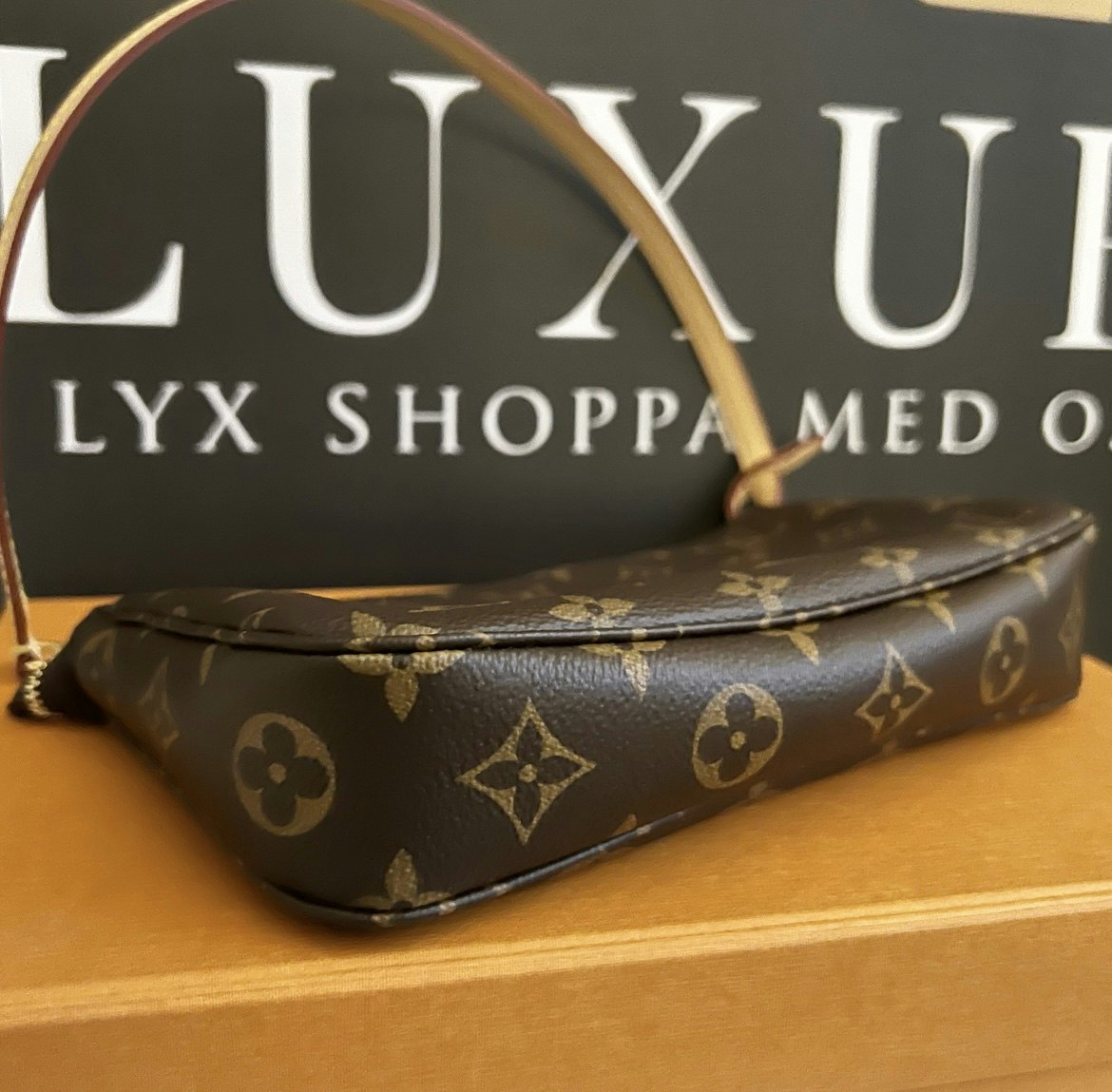 louis vuitton m40712 pochette