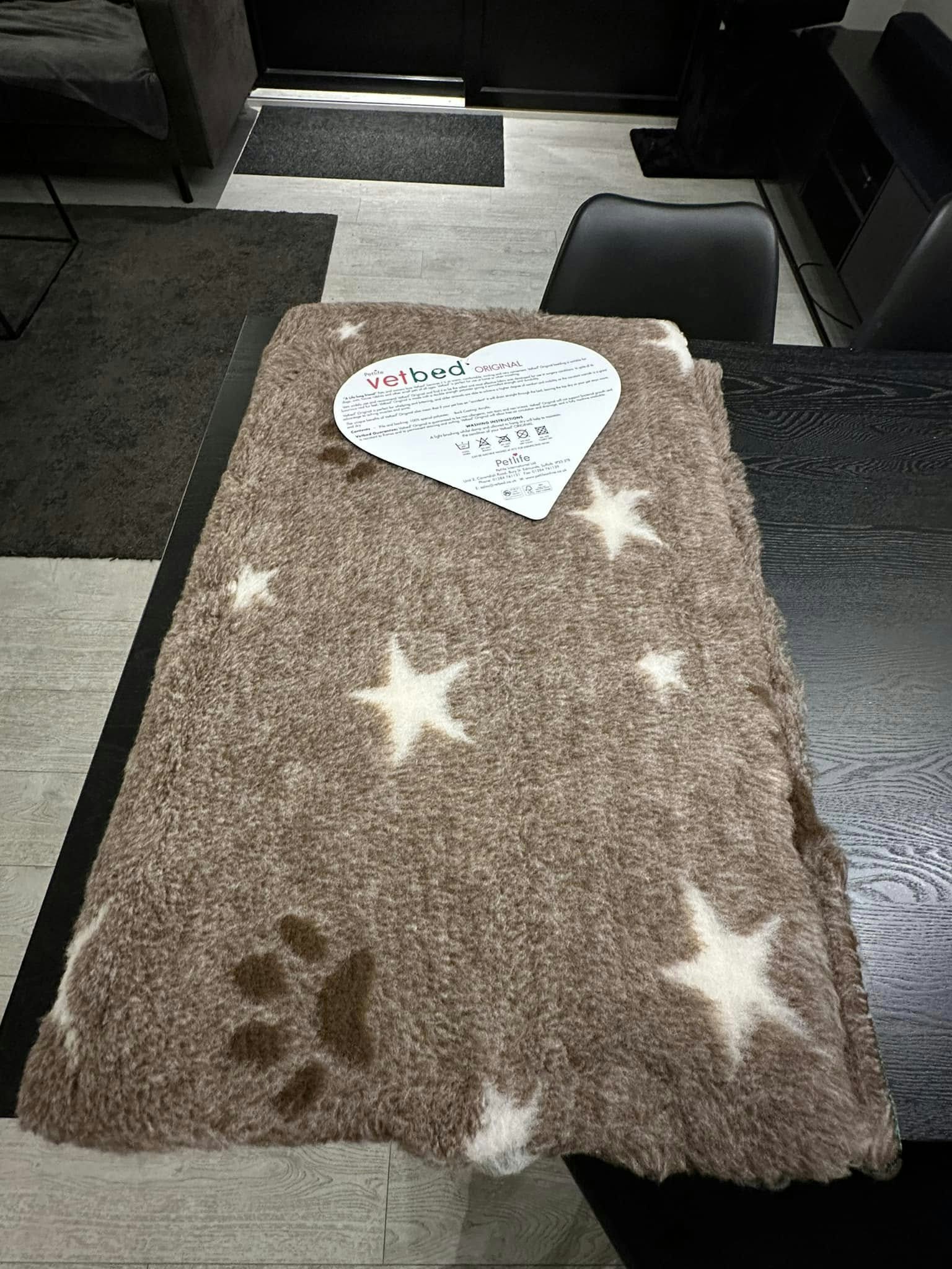 VetBed Nonslip i  2 forskjellige størrelser 100 x75 cm 349,- og 150 x 100 cm 698,-