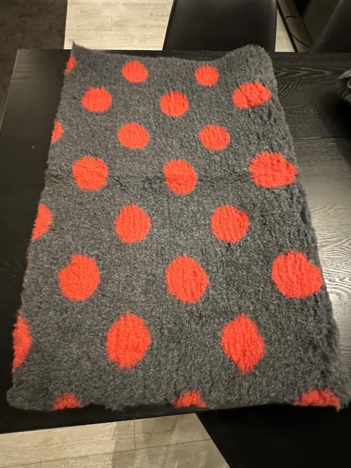 VetBed Nonslip i  2 forskjellige størrelser 100 x75 cm 349,- og 150 x 100 cm 698,-
