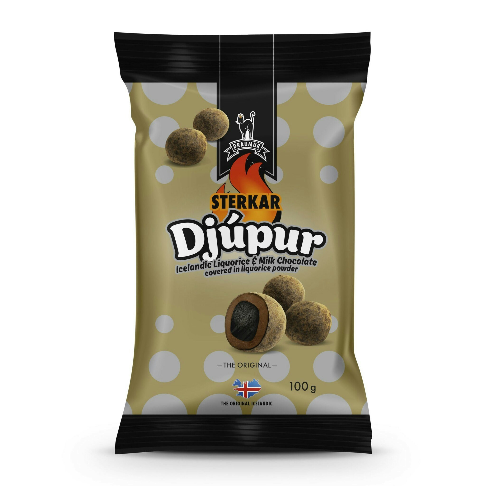 Påse med Sterkar Djupur, isländsk lakritschoklad. Lakrits omgiven av choklad och pudrad med saltlakritpulver.