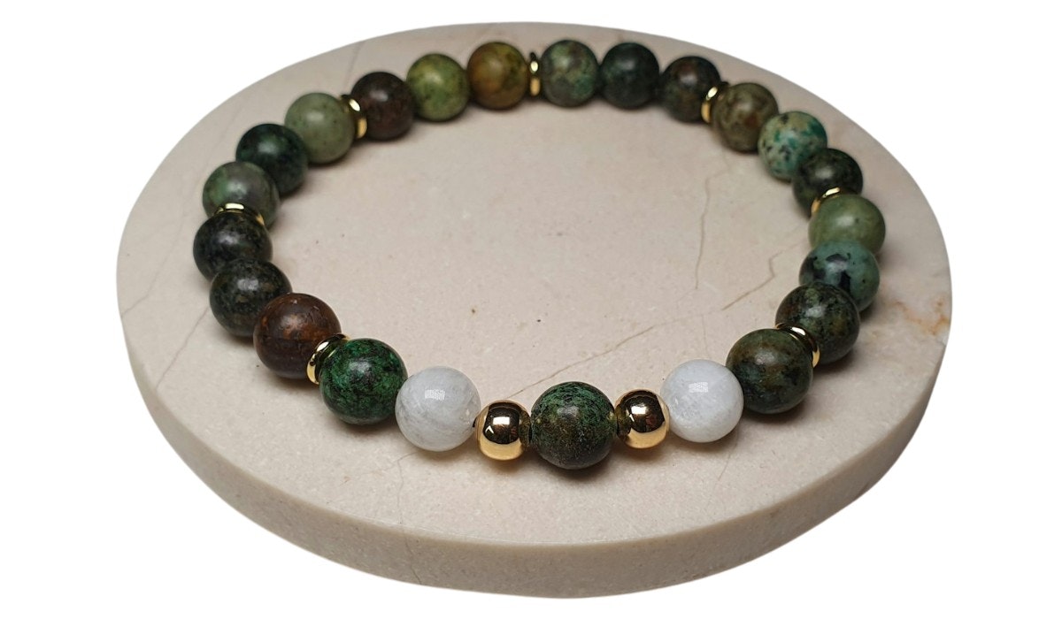 Armband Afrikansk Turkos, vit månsten & 18k guldpläterade pärlor
