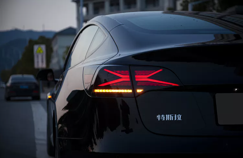 Bakljus "X" Tesla Model 3