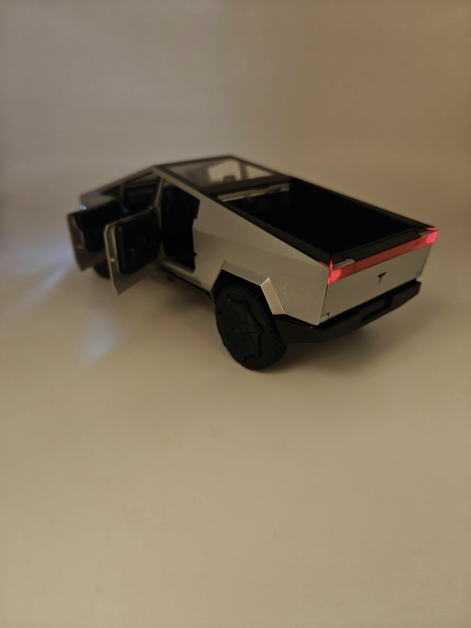 Cybertruck modellbil
