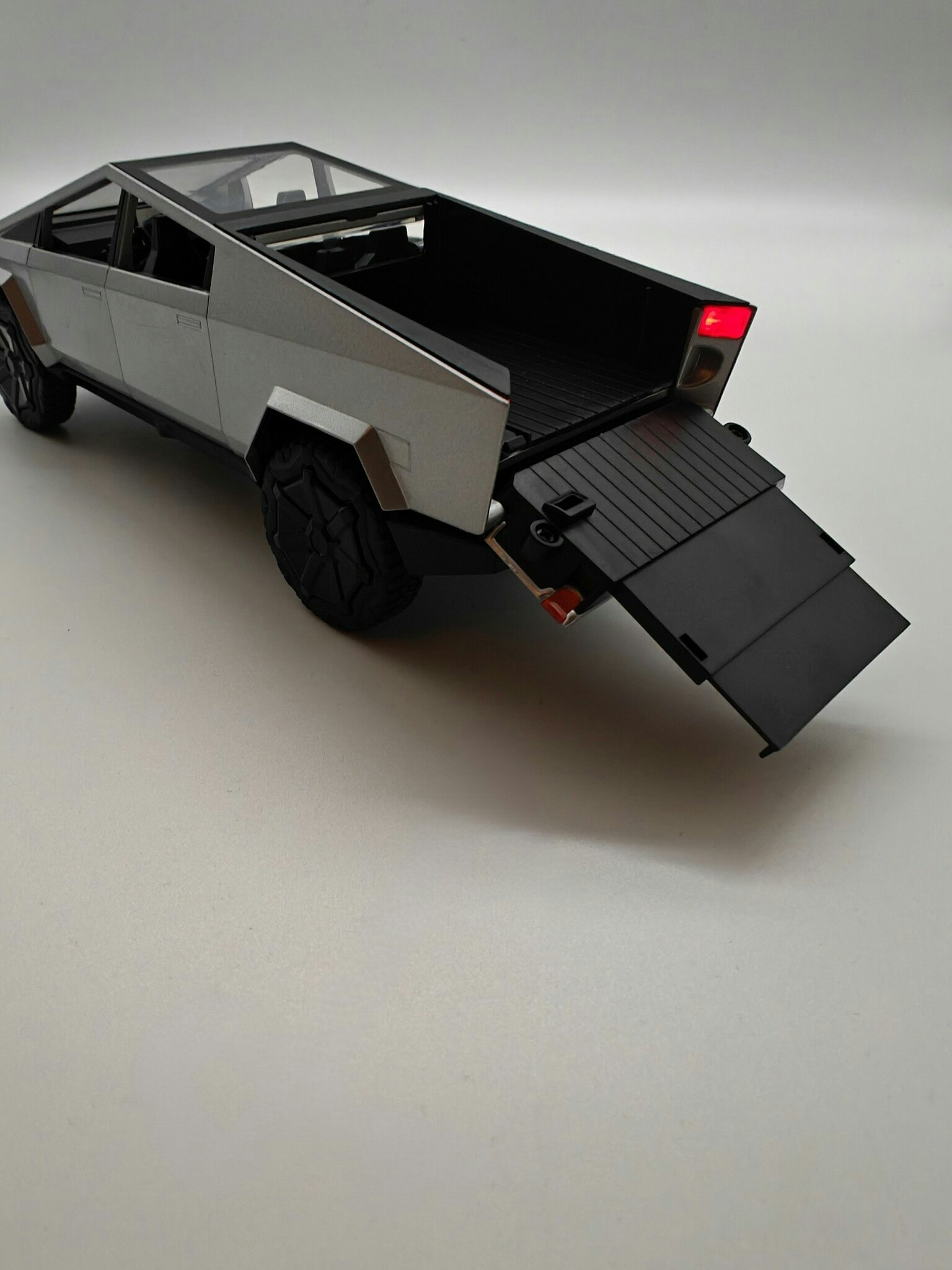 Cybertruck modellbil