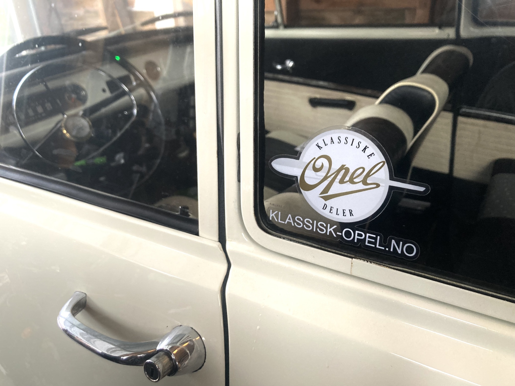 «Klassiske Opel deler» klistremerke