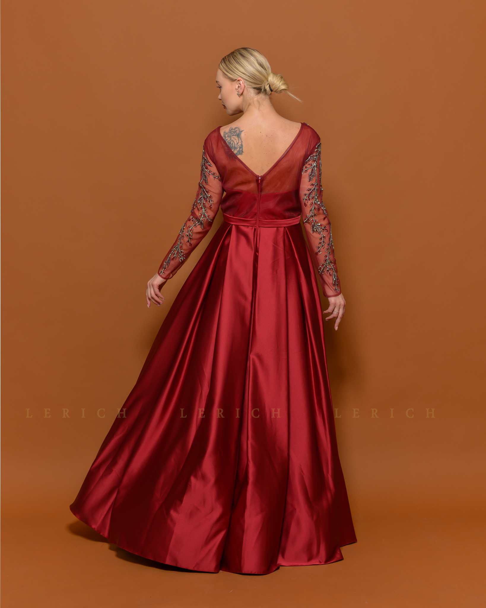 Långärmade klänningar Röd