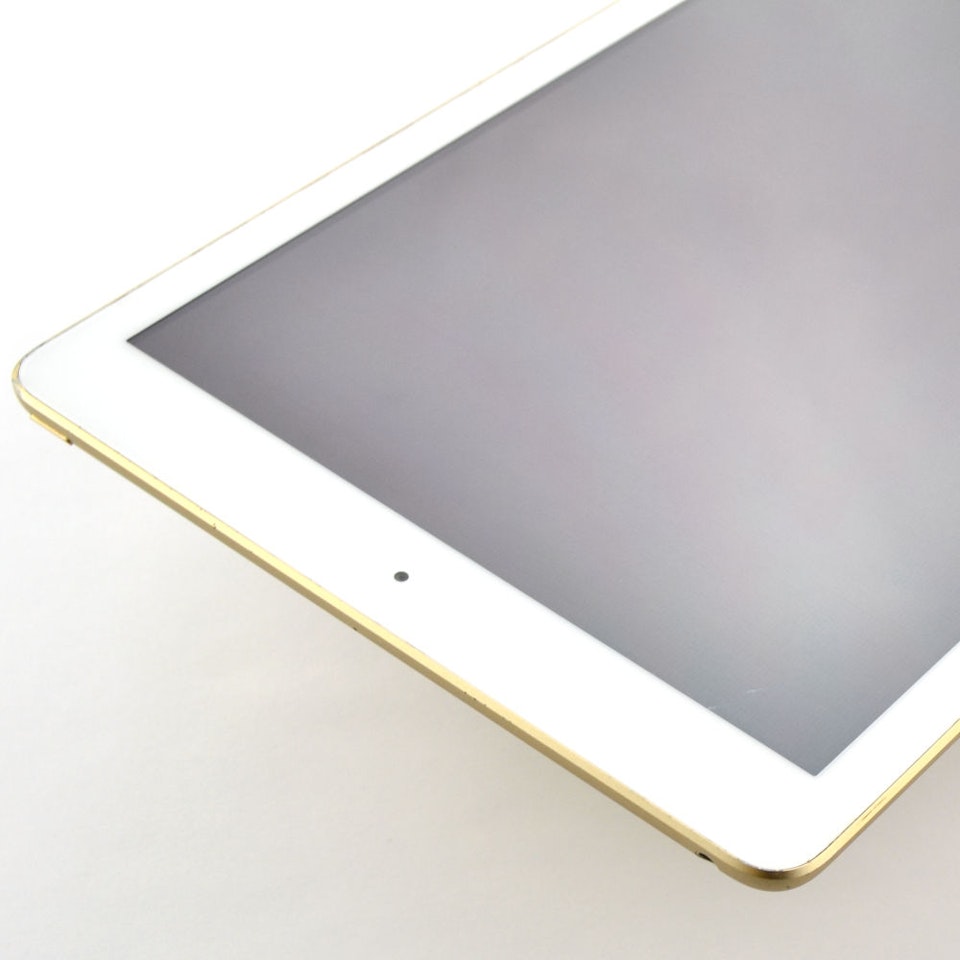 Apple iPad 5:e Gen (2017) 32GB Wi-Fi Guld - BEGAGNAD - GOTT SKICK