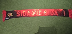 Halsduk - Sida vid sida