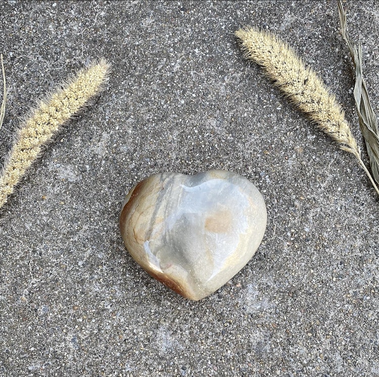 Hjärta av polykromjaspis