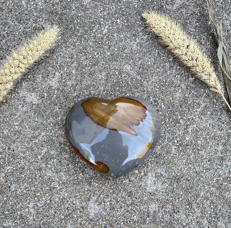 Hjärta av polykromjaspis