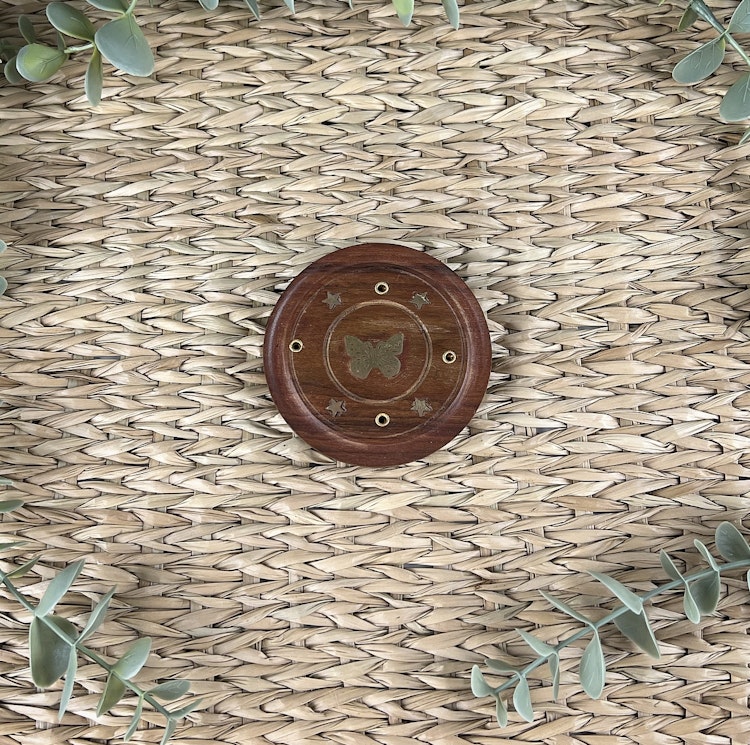 Rökelsehållare (cirkelformad) med emblem i form av en fjäril