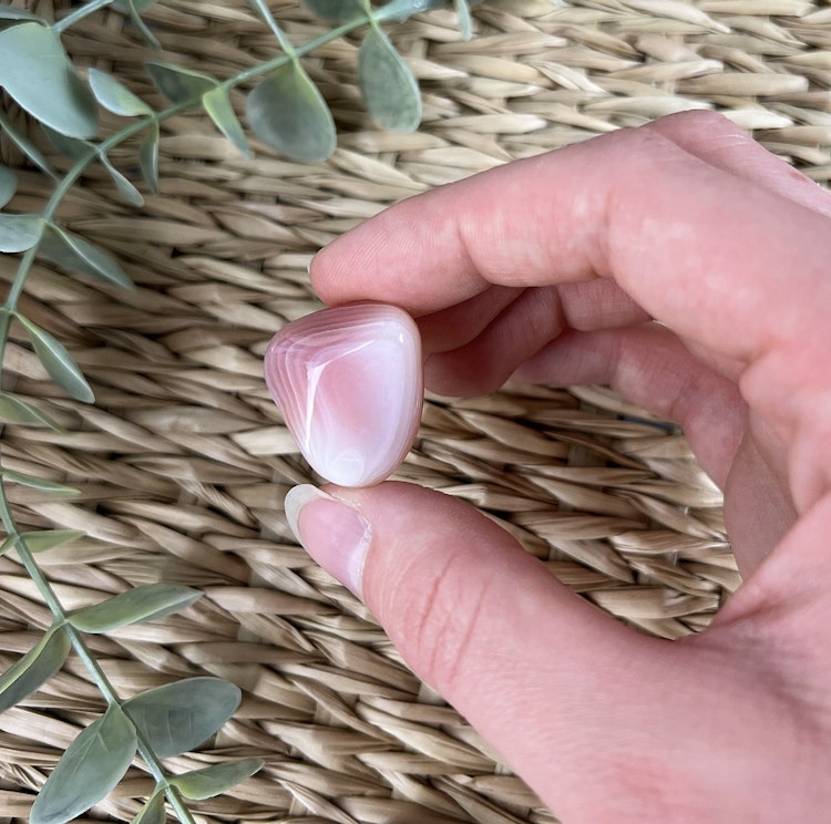 Rosa bandad agat trumlad (mellan)