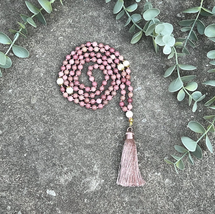 Mala halsband (handknutet) Rhodonit