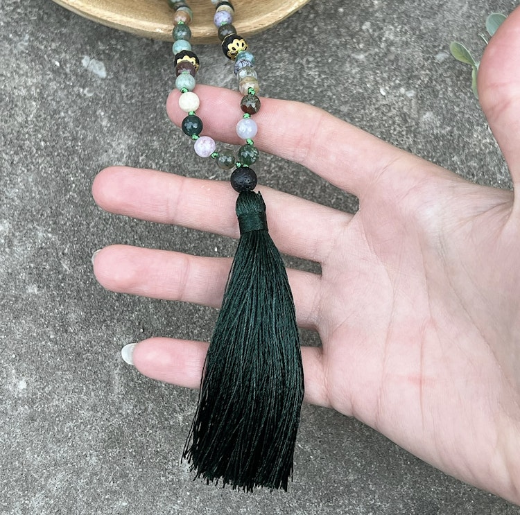 Mala halsband (handknutet) Indisk agat & Lavasten