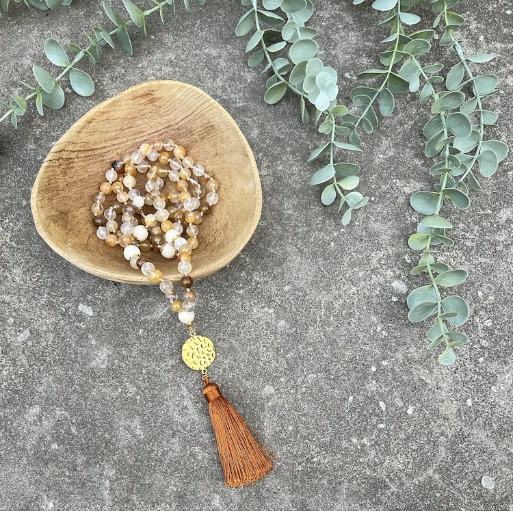 Mala halsband (handknutet) Golden healer & Vit matt jaspis