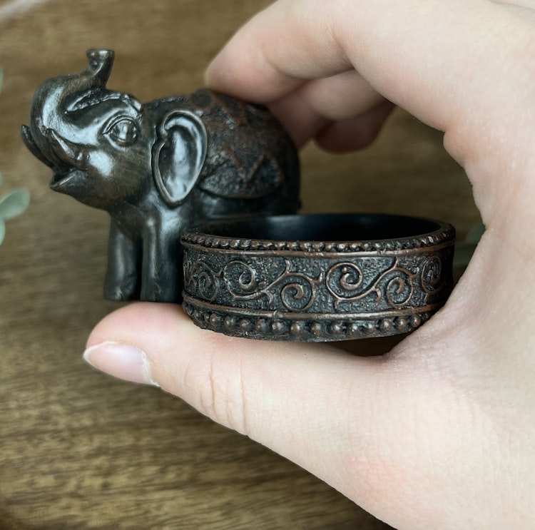 Ljushållare baby-elefant