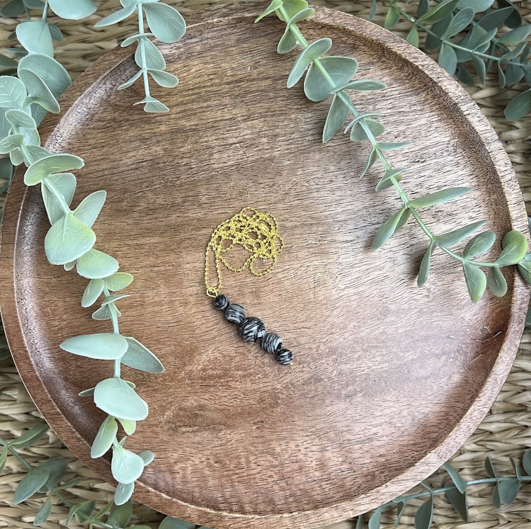 Cassiopeja halsband med Black Vein Jaspis