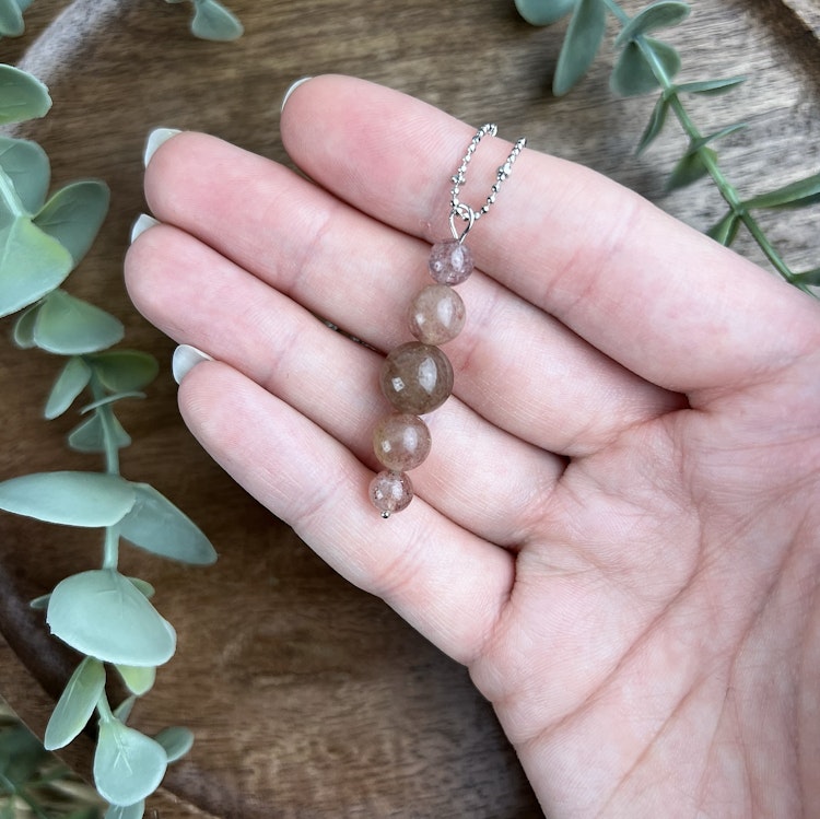 Cassiopeja halsband med Röd Aventurin