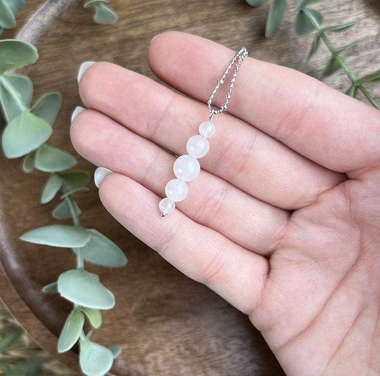 Cassiopeja halsband med Snökvarts