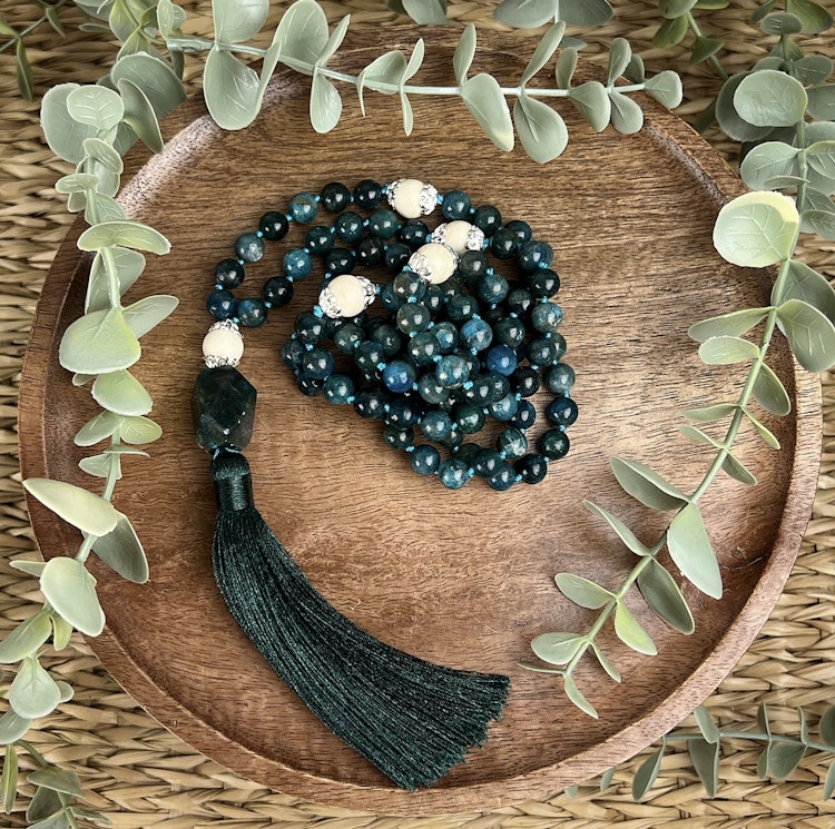Mala halsband (handknutet) Apatit & Vit matt jaspis