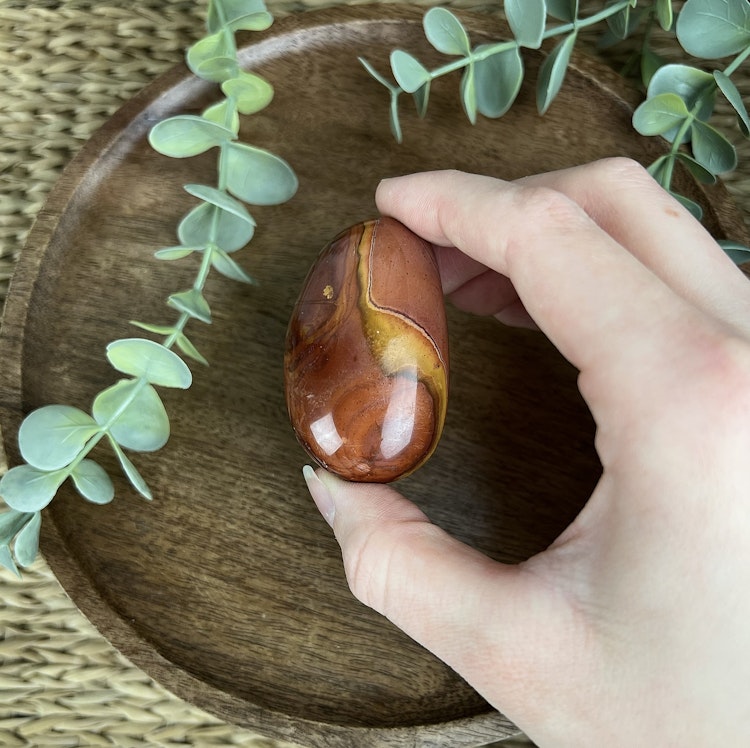 Polykromjaspis meditationssten (handsten) U