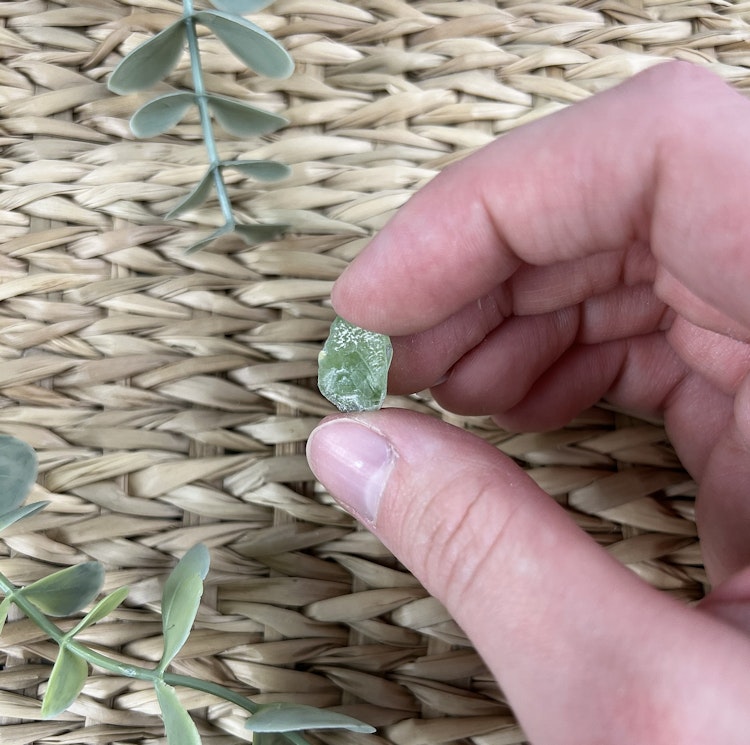 Peridot råa bitar (mindre)