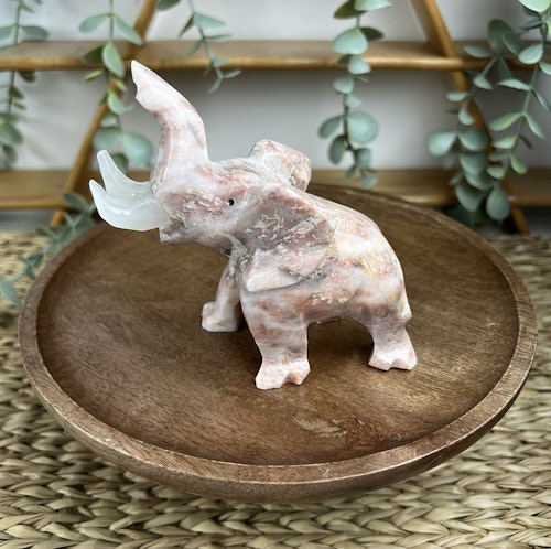 Elefant av täljsten A