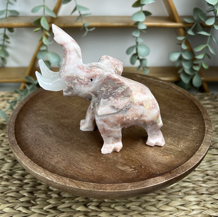 Elefant av täljsten A