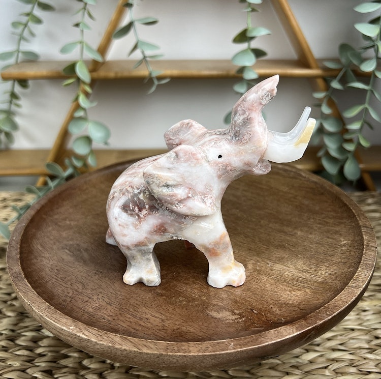 Elefant av täljsten D