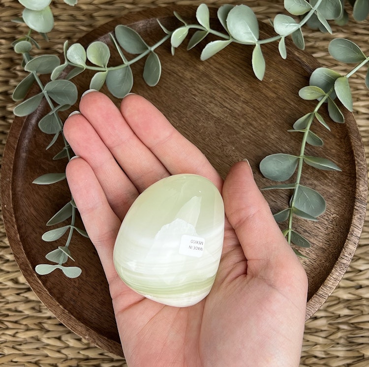 Grön kalcit meditationssten (handsten) B