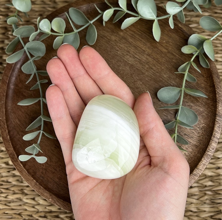 Grön kalcit meditationssten (handsten) B