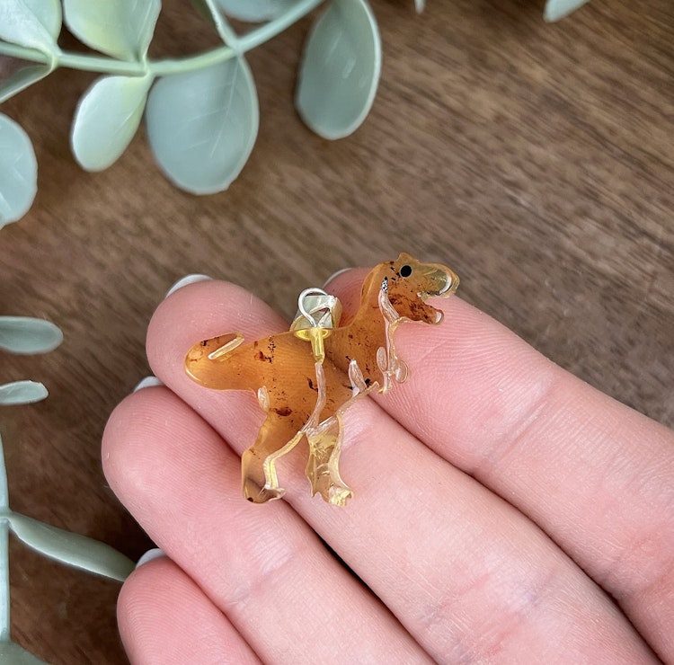 Bärnsten Tyrannosaurus Rex hänge A