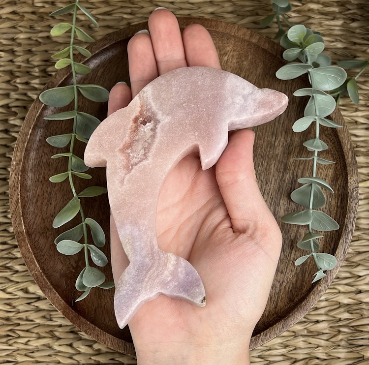 Rosa Ametist delfin carving A